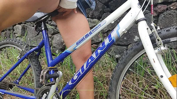 Big Student Girl Riding Bicycle&Masturbating On It After Classes In Public Park Phim hay nhất