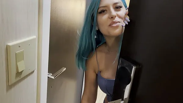Big Slim Thick Hottie is BEGGING to Fuck the Food Delivery Man best Movies