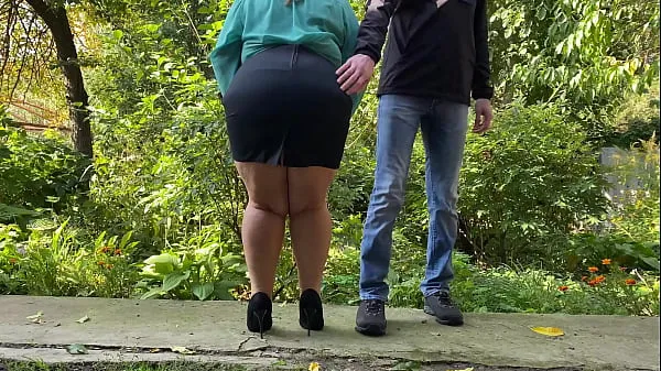 Big Holding Her Gorgeous Ass While She Pissing Doggystyle in the Park best Movies